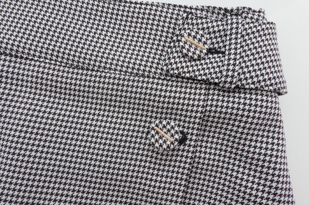 BENECIA 12 Button Unbalance Check Skirt - Black